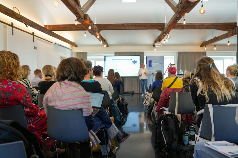 Konzepte kennenlernen – Erfolgreiche Wege zur digitalen Schule